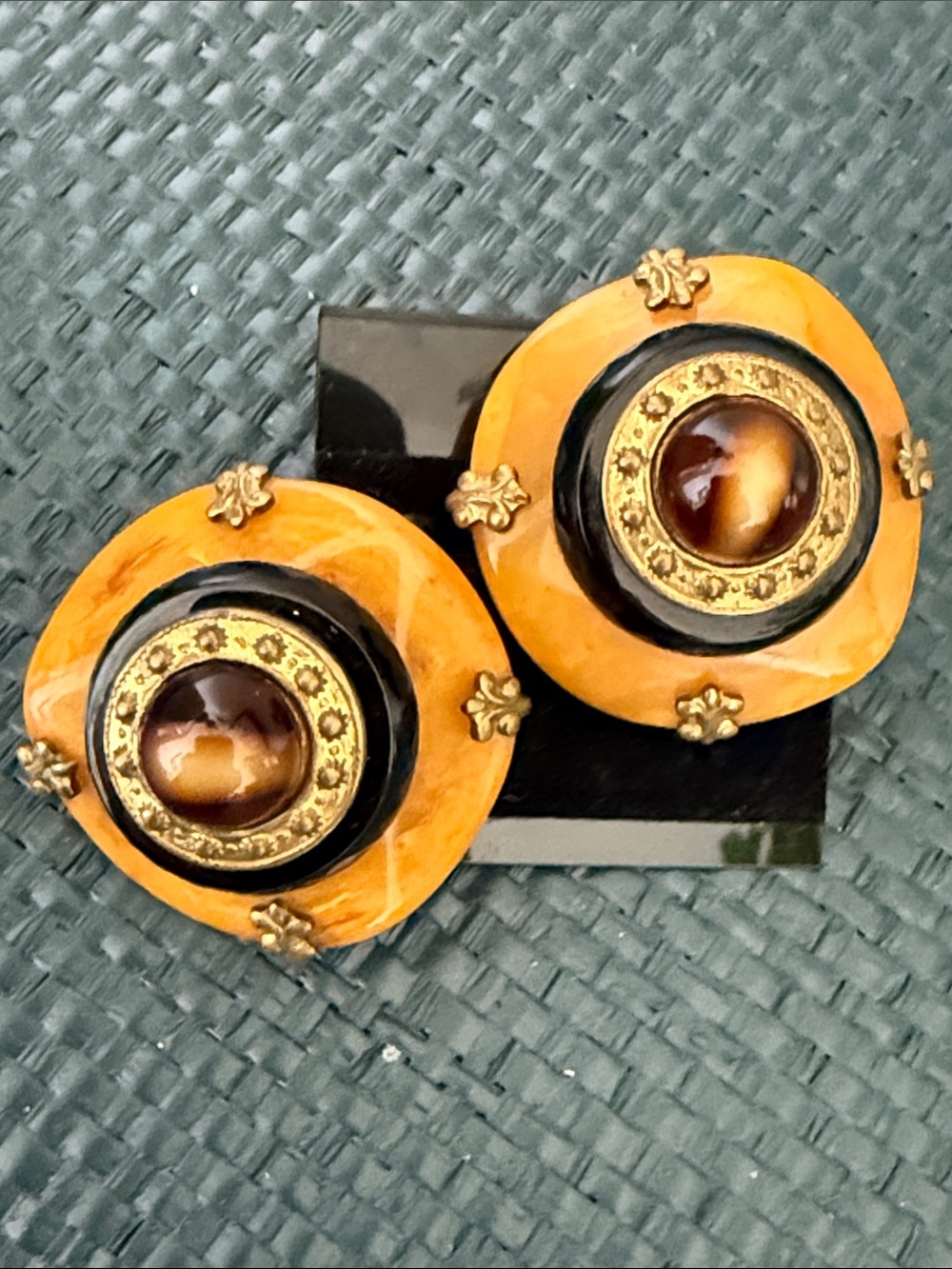 1980’s Patricia Tiger’s Eye Amber Black onyx Statement Clip-On Earrings